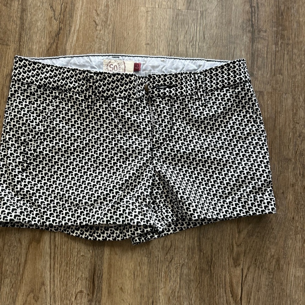 SO Black and White Geometric Print Bermuda Shorts